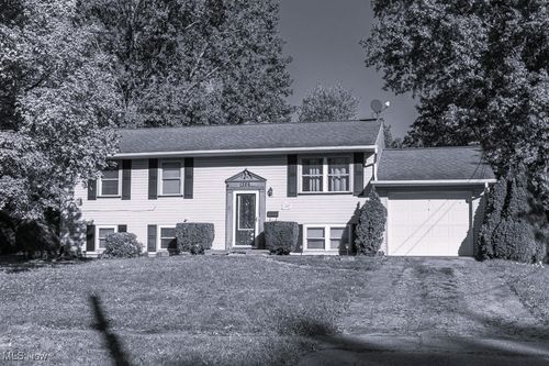 1326 Robin Ave, Salem, OH, 44460-4041 | Card Image