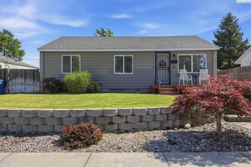 922 Snow Ave, Richland, WA, 99352-3758 | Card Image