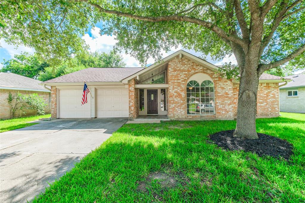 Fairacres Dr, Sugar Land, TX 77498