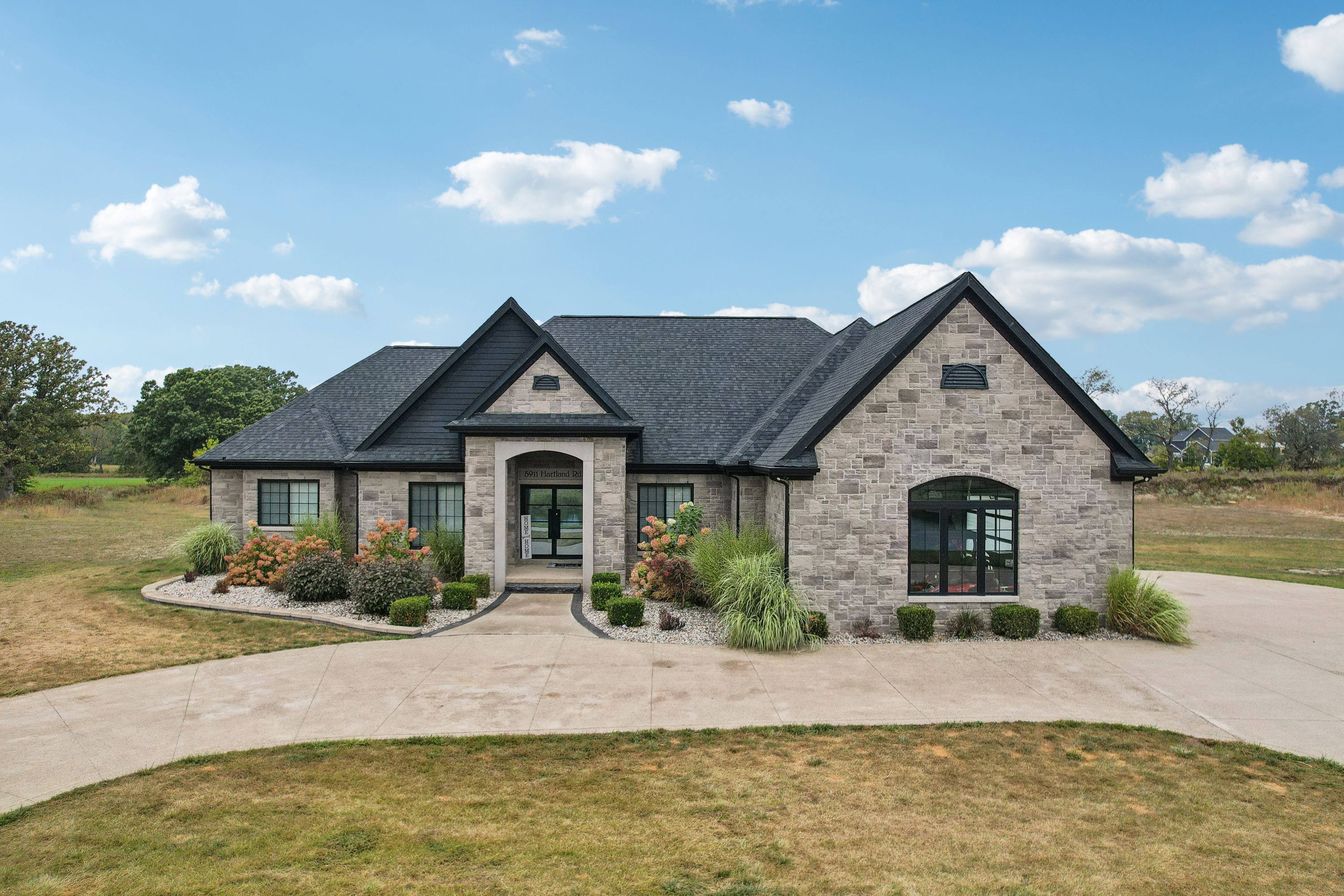 Hartland Rd, Fenton, MI 48430