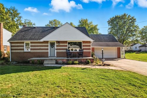 421 Glendola Ave Nw, Warren, OH, 44483-1250 | Card Image