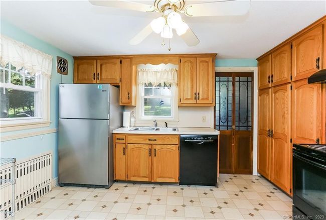 948 Hebron Ave, House other with 3 bedrooms, 2 bathrooms and 4 parking in Glastonbury CT | Image 9