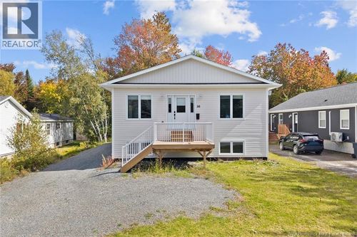 56 Coronation St, Fredericton, NB, E3A4K7 | Card Image