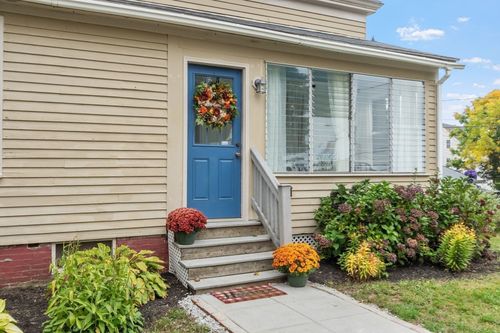 2 Hill St, Amesbury, MA, 01913-1207 | Card Image