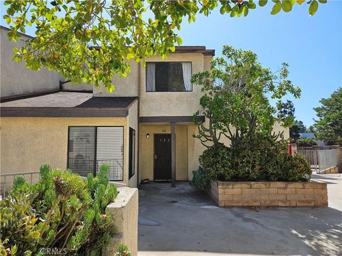 126-620 W Hyde Park Blvd, Inglewood, CA, 90302-2219 | Card Image