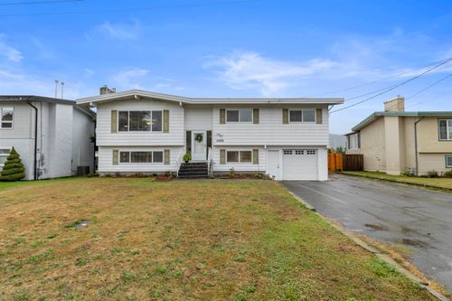 6486 Fern St, Chilliwack, BC, V2R1T6 | Card Image