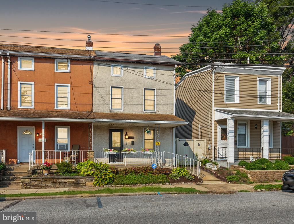 Marple Ave, Clifton Heights, PA 19018
