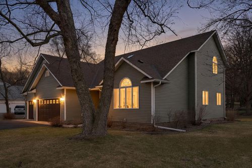 912 10th Ave N, Sartell, MN, 56377-2258 | Card Image