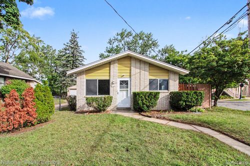 1069 Urbancrest Dr, Troy, MI, 48083-5432 | Card Image