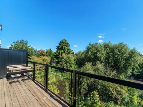 19 Woodstream Dr, Etobicoke, ON, M9W0G1 | Card Image