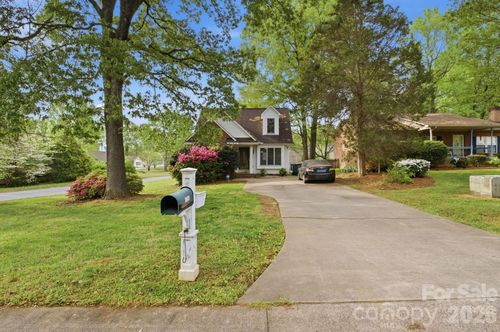 1720 Hampshire Dr, Salisbury, NC, 28146-7211 | Card Image