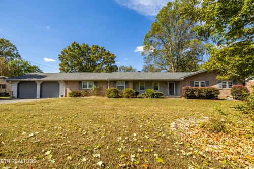 876 W Cunningham St, Alcoa, TN, 37701-1505 | Card Image