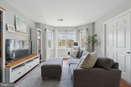 apt-209-3611 38th St Nw, WASHINGTON, DC, 20016-2936 | Card Image