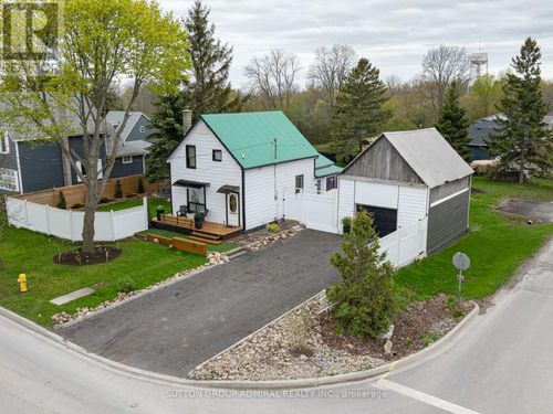 70 Belleville St, Prince Edward, ON, K0K3L0 | Card Image