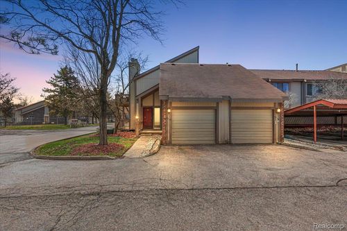7361 Radcliff Dr, West Bloomfield, MI, 48322-3534 | Card Image