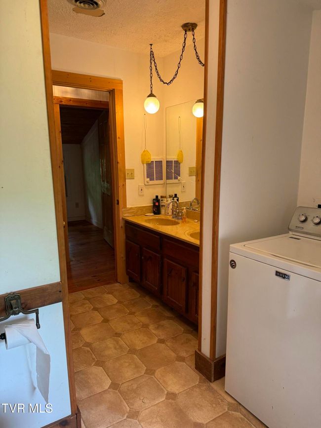 2401 Egan Rd, House other with 4 bedrooms, 3 bathrooms and null parking in Big Stone Gap VA | Image 48