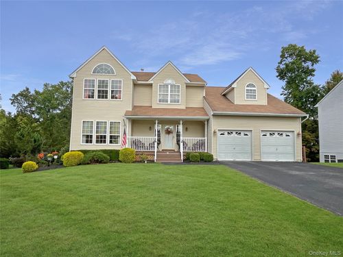 16 Alder Way, Wappingers Falls, NY, 12590-7513 | Card Image