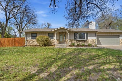 8705 Grouse Cir, Manhattan, KS, 66502-8958 | Card Image