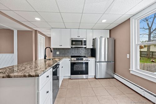 10 Silver St, Middletown, CT, 06457-3847 | Card Image