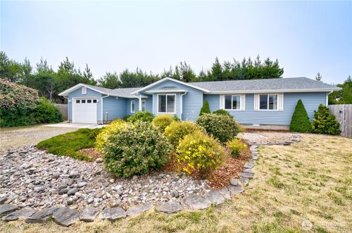 30505 H St, Ocean Park, WA, 98640-5084 | Card Image