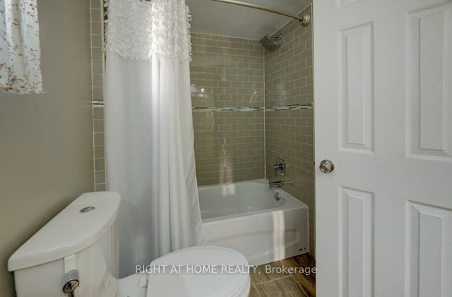 34 Langston Dr, House attached with 5 bedrooms, 3 bathrooms and 2 parking in Brampton ON | Image 23
