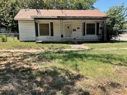 1302 S 23rd St, Temple, TX, 76504-7211 | Card Image