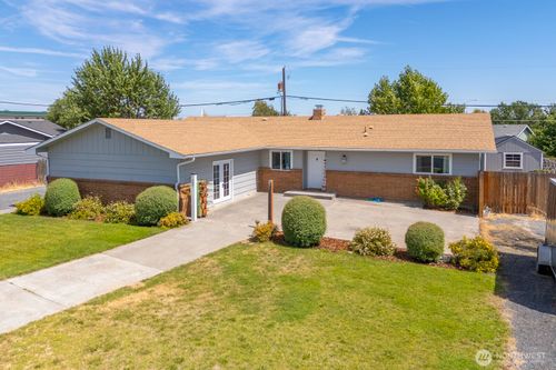 607 N Crestview Dr, Moses Lake, WA, 98837-1416 | Card Image