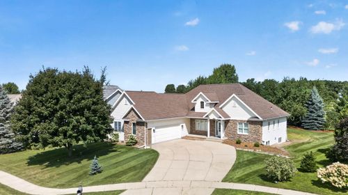 949 Halcyon Days Ct, Oregon, WI, 53575-3712 | Card Image