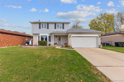 38172 Yonkers Dr, Sterling Heights, MI, 48310-3455 | Card Image
