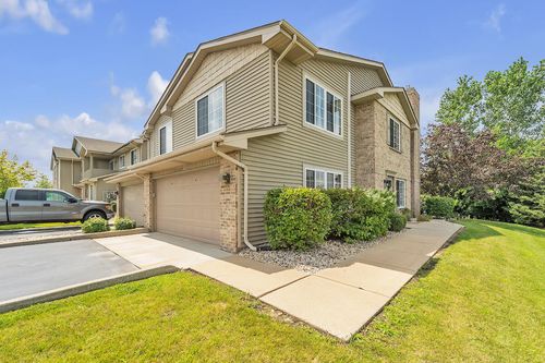 10020 74th St, Kenosha, WI, 53142-7521 | Card Image