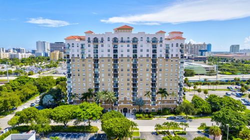 lp06-616 Clearwater Park Rd, West Palm Beach, FL, 33401-6226 | Card Image