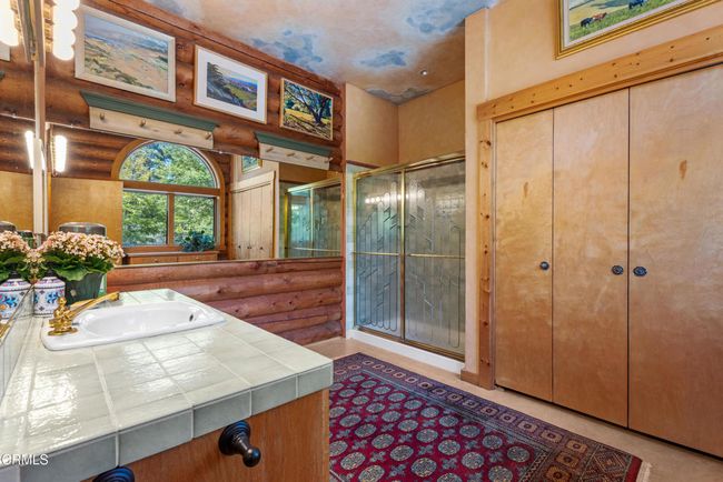 Down Stairs Bathroom | Image 19