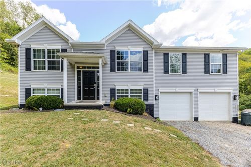 94 Kensington Dr, New Cumberland, WV, 26047-3215 | Card Image