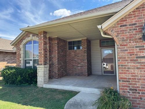 616 Sw 6th St, Moore, OK, 73160-2511 | Card Image