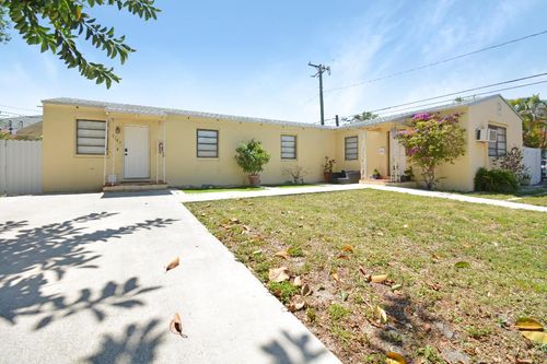 2140 Monroe Ter, Hollywood, FL, 33020-5321 | Card Image