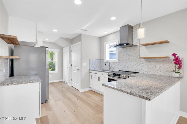803 S 14 Th St, House other with 2 bedrooms, 1 bathrooms and null parking in Wilmington NC | Image 8