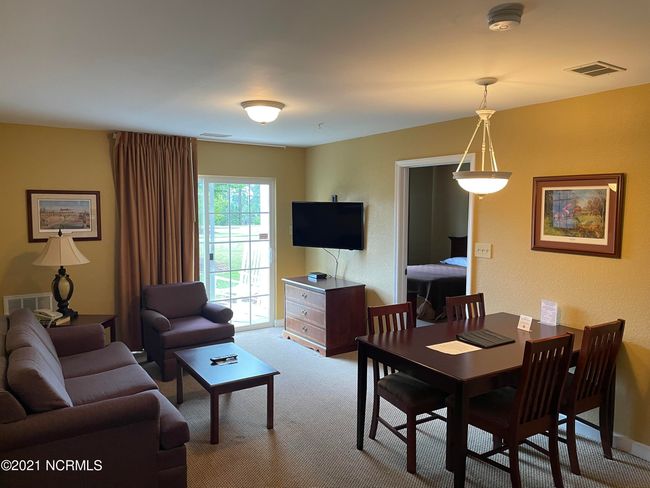 206 - 490 Little River Farm Blvd, Condo with 2 bedrooms, 2 bathrooms and null parking in Carthage NC | Image 4