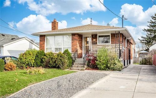 main-197 Craigroyston Road, Hamilton, ON, L8K3K2 | Card Image