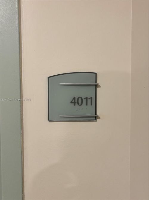 4011-1900 N Bayshore Dr, Miami, FL, 33132-3001 | Card Image