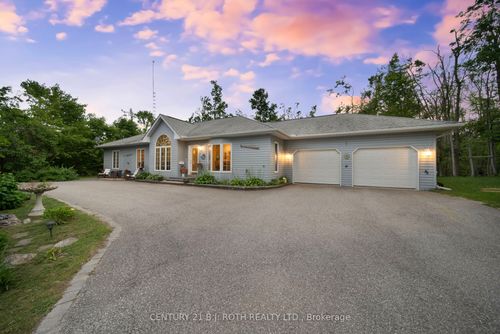 4 Beechwood Cres, Oro Medonte, ON, L0L1T0 | Card Image