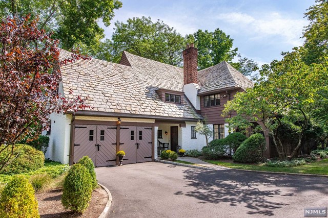 Bradford Ave, Montclair, NJ 07043