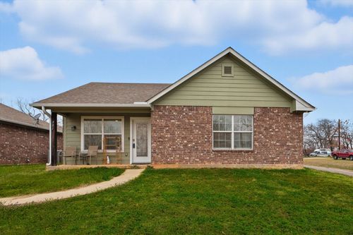 901 W Munson St, Denison, TX, 75020-5125 | Card Image