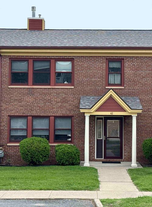 42 Club Rd, Plattsburgh, NY, 12903-3949 | Card Image