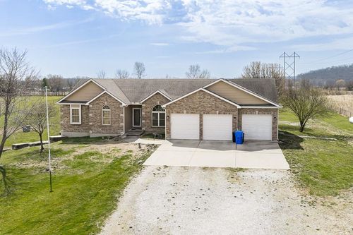 20831 Brandt Rd, Tonganoxie, KS, 66086-4182 | Card Image