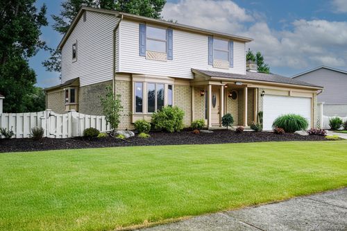 51784 Julies Dr, Chesterfield, MI, 48047-3036 | Card Image