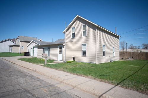 402 2nd St S, Sauk Centre, MN, 56378-1309 | Card Image