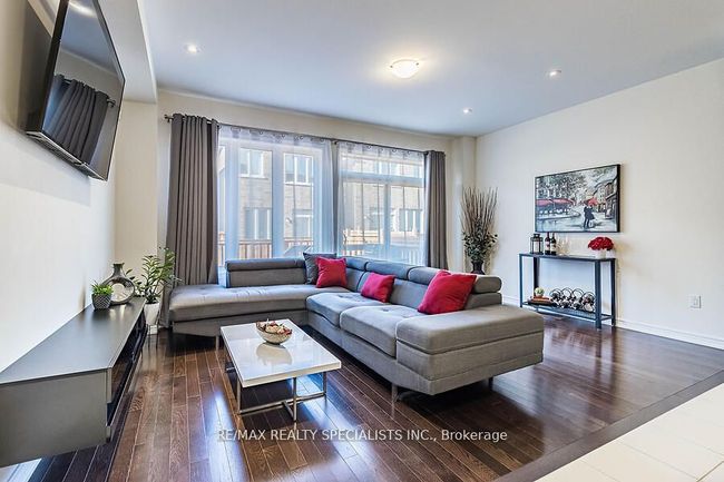 39 Adventura Rd, House attached with 4 bedrooms, 3 bathrooms and 1 parking in Brampton ON | Image 17