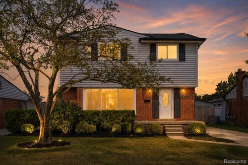 18259 Spring Ct S, Fraser, MI, 48026-2431 | Card Image