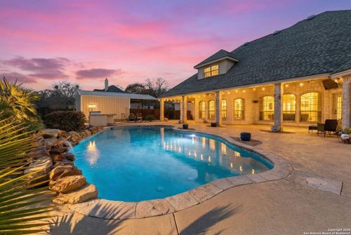 140 Legacy Trail Dr, La Vernia, TX, 78121-5681 | Card Image