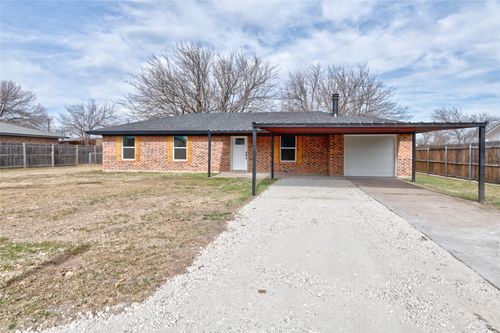 214 Sandy Ln, Clyde, TX, 79510-4325 | Card Image